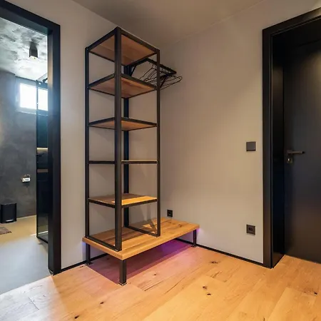 Shelterloft Airpark Ferienhaus Lärz