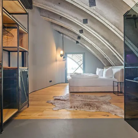 Shelterloft Airpark Lärz