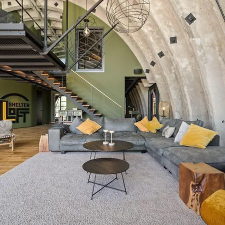 Shelterloft Airpark *
