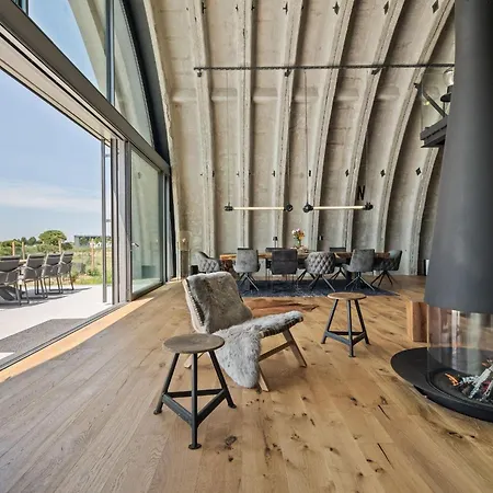 Shelterloft Airpark Ferienhaus Lärz