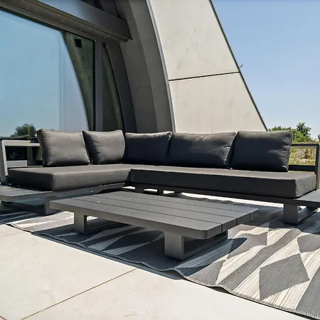 Shelterloft Airpark *