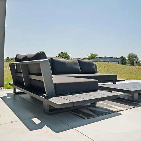 Shelterloft Airpark Ferienhaus Lärz