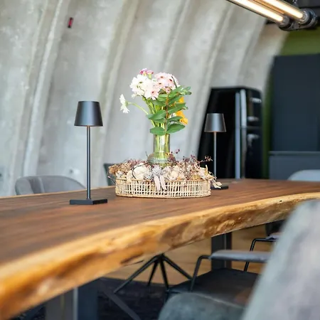 Shelterloft Airpark Ferienhaus *