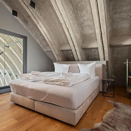 Shelterloft Airpark Ferienhaus