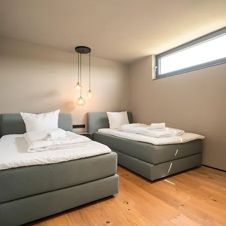 Shelterloft Airpark *