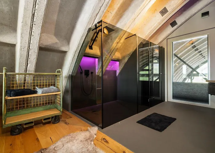 Shelterloft Airpark Ferienhaus