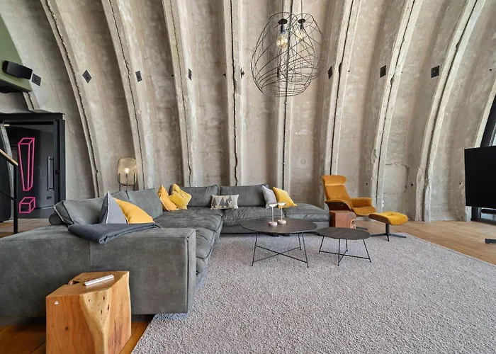 Shelterloft Airpark Ferienhaus *