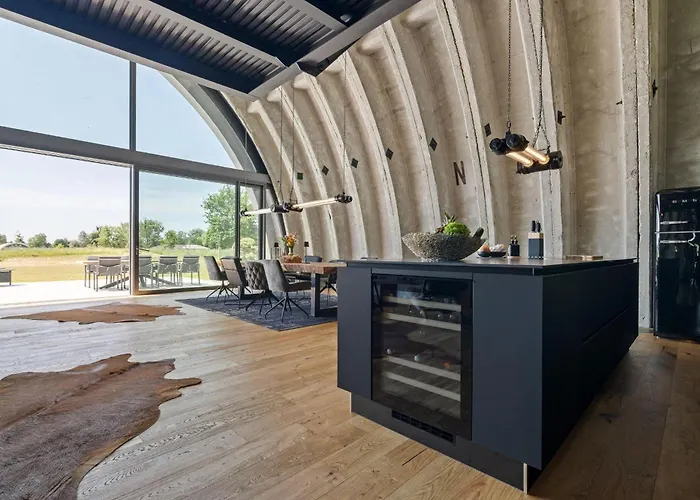 Shelterloft Airpark *