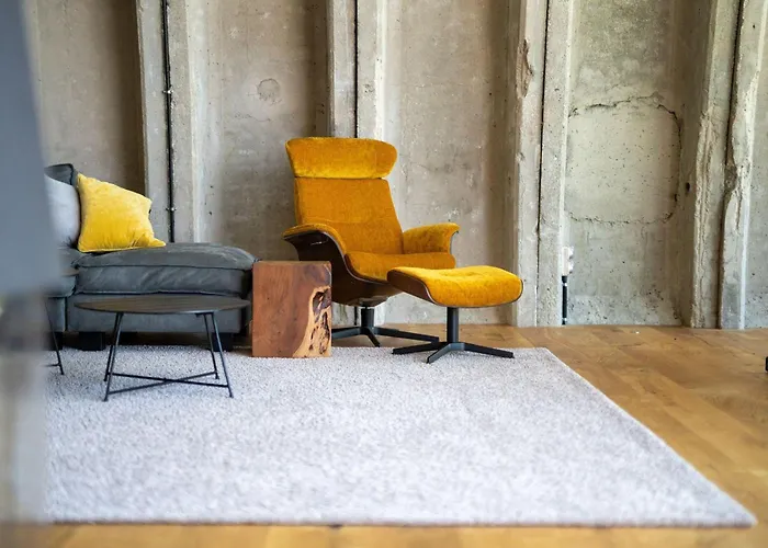 Shelterloft Airpark *