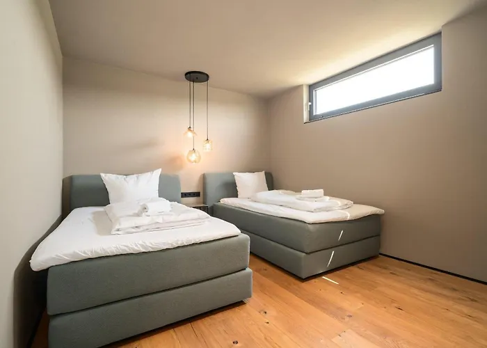Shelterloft Airpark *