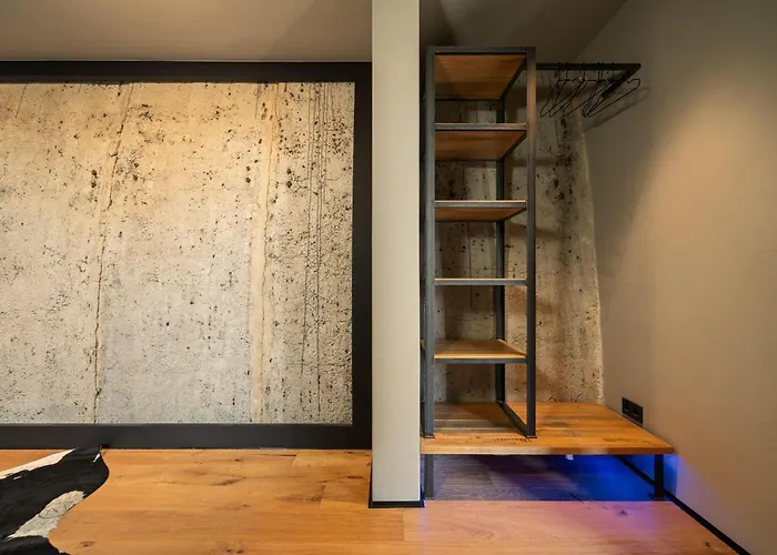 Shelterloft Airpark Ferienhaus *